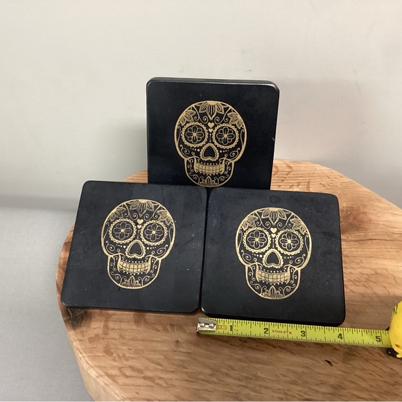 🟡 Day of the Dead - Black Marble Coaster Set with Gold Sugar Skull Design - 3 - Picture 9 of 13